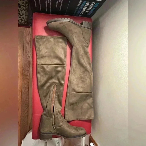 Women’s Size 8 Above Knee Boots - Picture 1 of 5